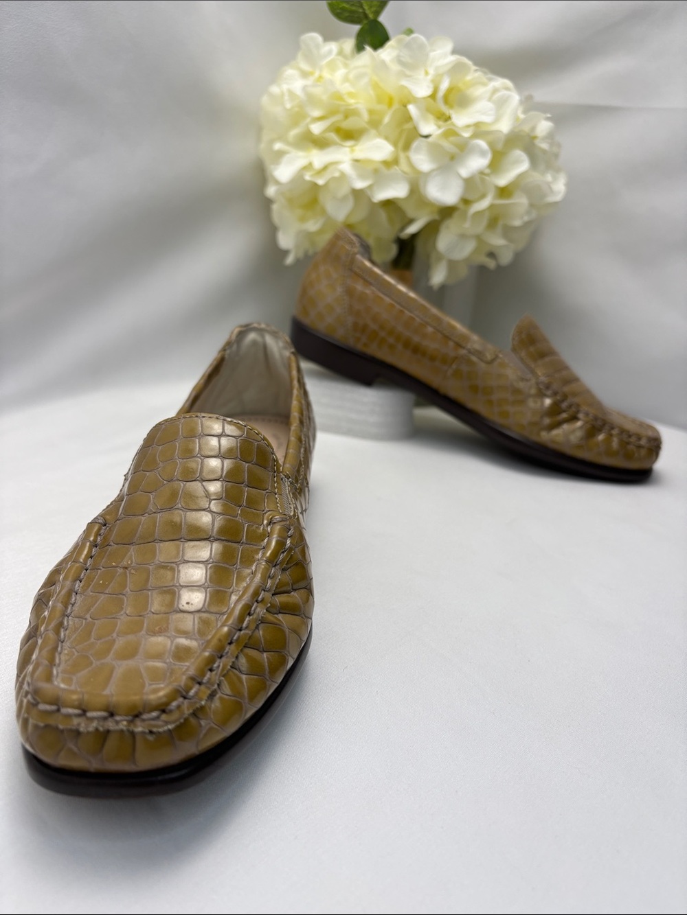 SAS‎ Women’s 6 Tan/Caramel Croc-Embossed Leather Loafers #431